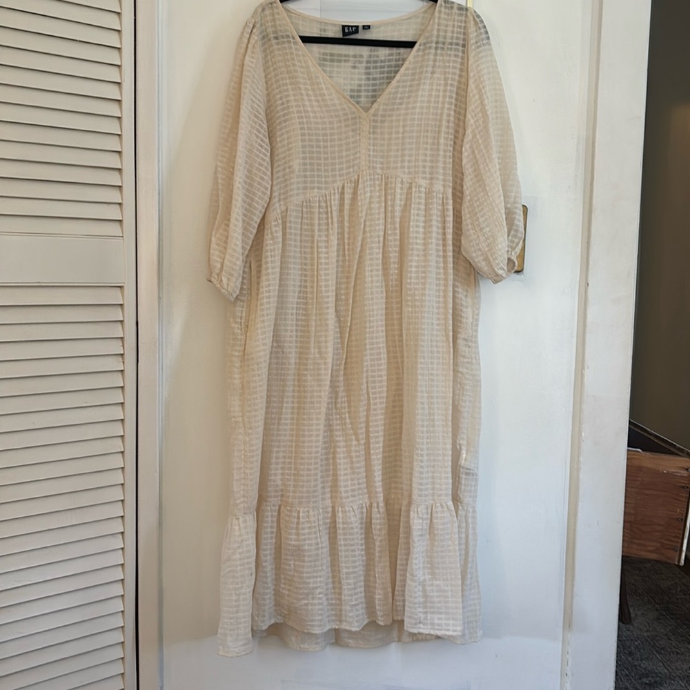 Gap maxi dress with built in slip dress sheer and dainty sz M